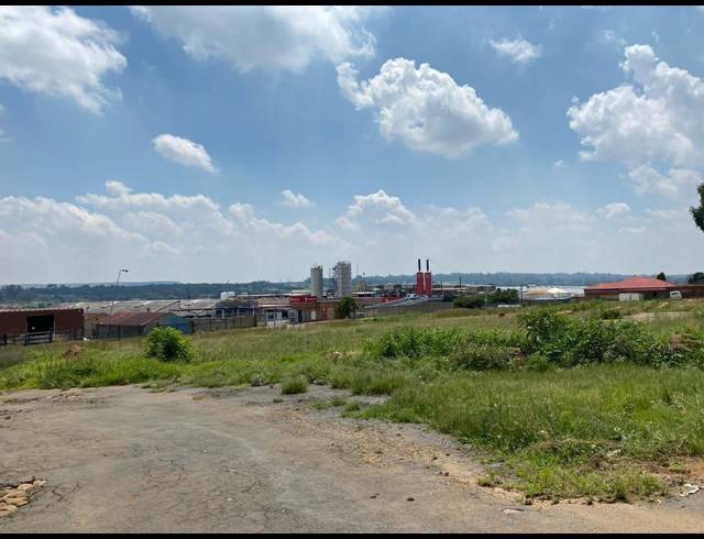 4,000M² WAREHOUSE TO LET IN DEVLAND